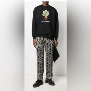 Pleasures
Spike embroidery rib-trimmed sweatshirt